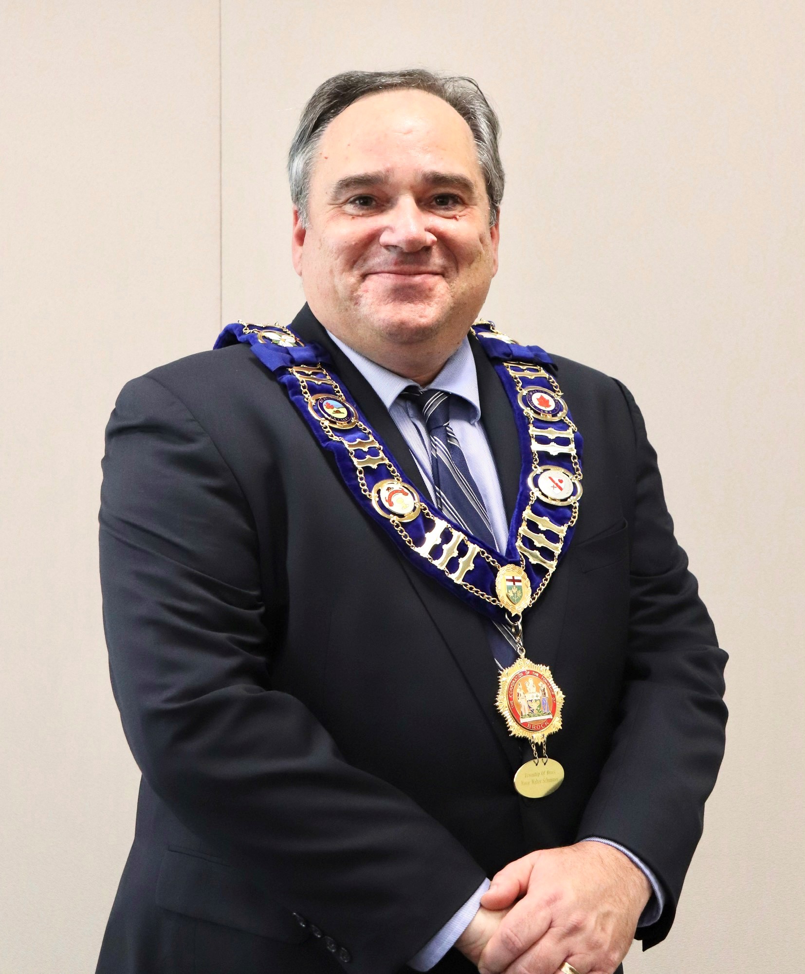 Mayor Schummer wearing the Chain of Office