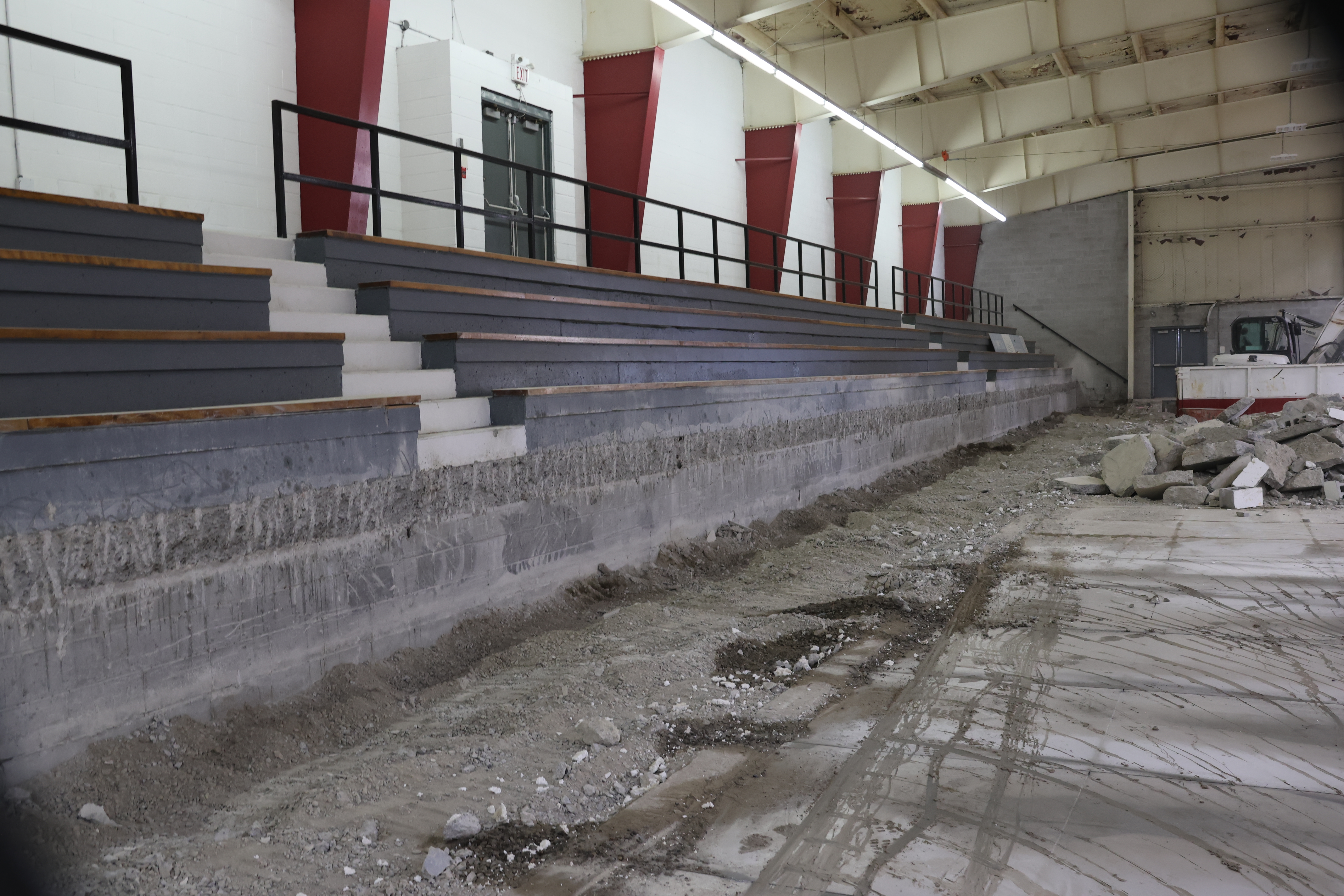Ice Pad stands and seating removal